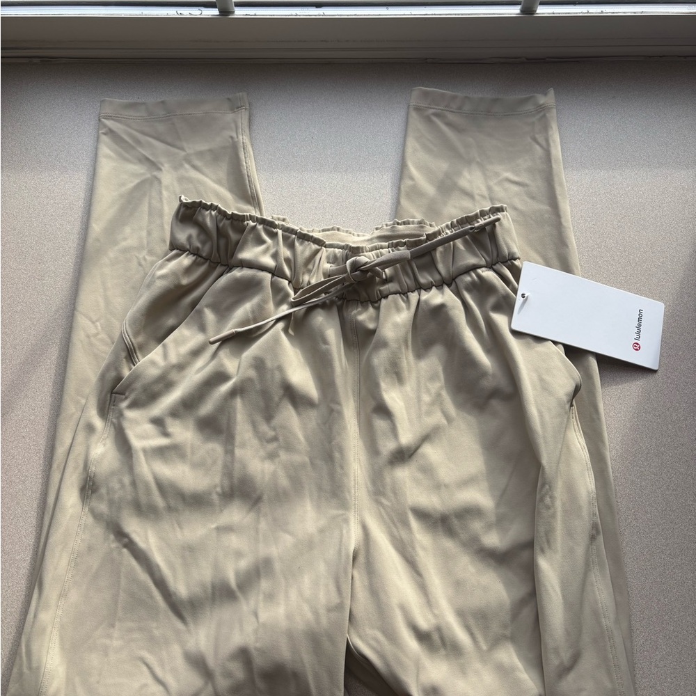 New Lululemon Beige Keep Moving 7/8  Pants